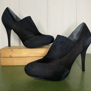 Donald J Pliner Suede Heeled Booties *ITALY* in Black